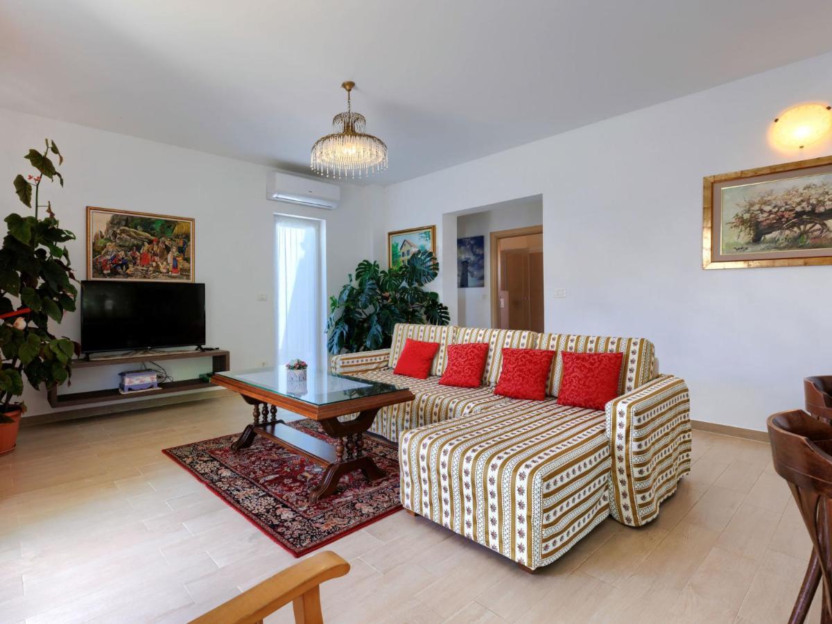 Sosi By Interhome
